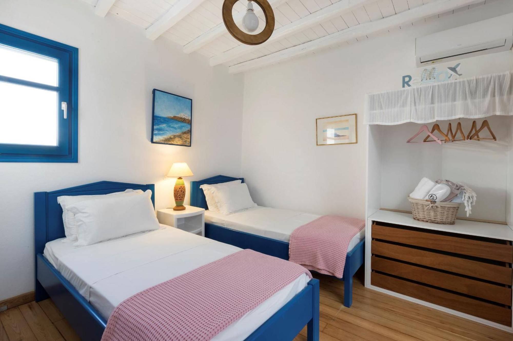 Martineli Residence - A Beachfront Estate Drios Extérieur photo