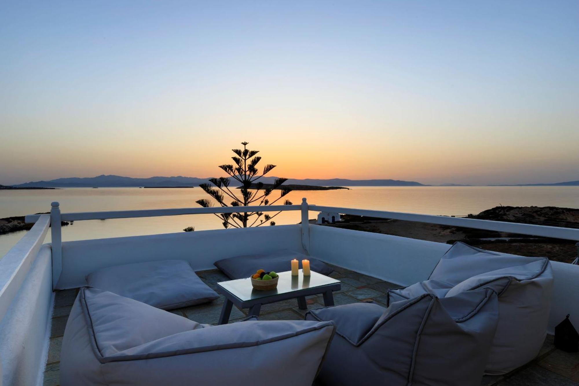 Martineli Residence - A Beachfront Estate Drios Extérieur photo