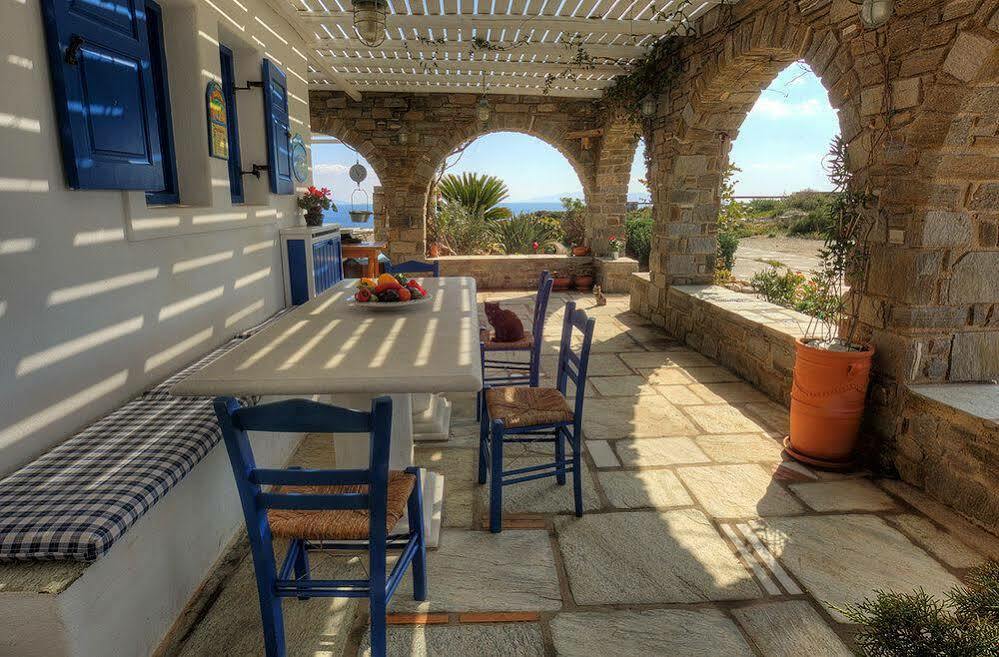 Martineli Residence - A Beachfront Estate Drios Extérieur photo